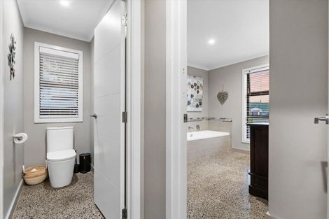 Photo of property in 6 Donelle Place, Te Puke, 3119