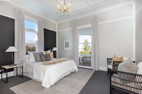 Photo of property in 10 Cobden Road, Bluff Hill, Napier, 4110