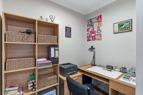 Photo of property in 2 Pearson Place, Paraparaumu, 5032