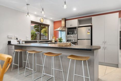 Photo of property in 1 Castleview Lane, Heathcote Valley, Christchurch, 8022