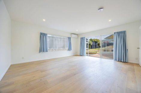Photo of property in 21 Suncrest Drive, West Harbour, Auckland, 0618