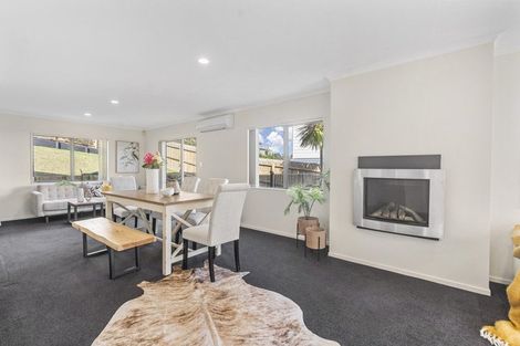 Photo of property in 42 Black Teal Close, Unsworth Heights, Auckland, 0632