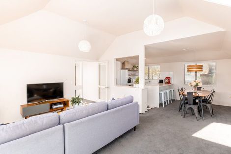 Photo of property in 2/122 Colombo Street, Sydenham, Christchurch, 8023