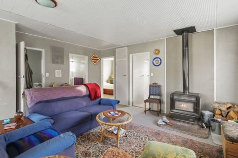 Photo of property in 29 Hennessy Street East, Foxton Beach, Foxton, 4815