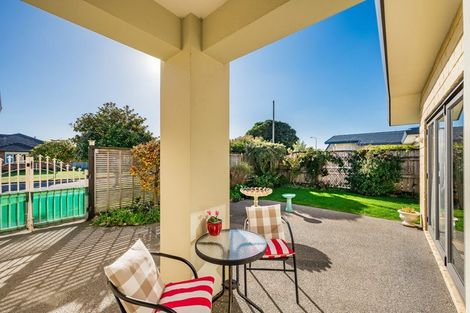 Photo of property in 27 San Priamo Place, Paraparaumu Beach, Paraparaumu, 5032