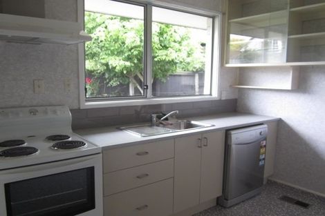 Photo of property in 220 Memorial Avenue, Burnside, Christchurch, 8053