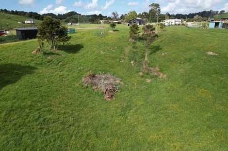 Photo of property in 18 Arahanga Road, Paparoa, 0571