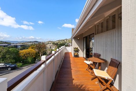 Photo of property in 5 Cassis Place, Crofton Downs, Wellington, 6035