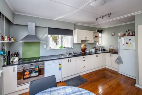 Photo of property in 229 High Street North, Carterton, 5713