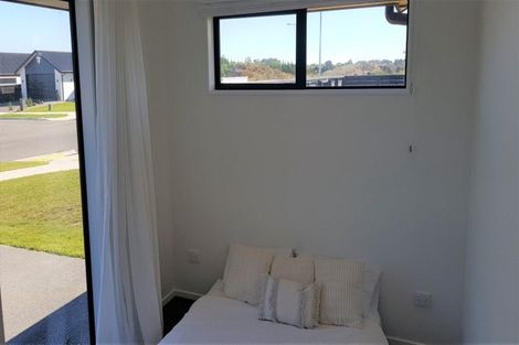 Photo of property in 12 Mccahon Drive, Rangiora, 7400