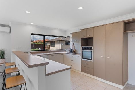 Photo of property in 6 Central Park, Paraparaumu Beach, Paraparaumu, 5032