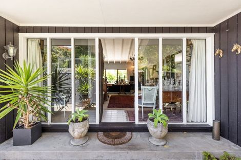 Photo of property in 12 Muritai Crescent, Havelock North, 4130