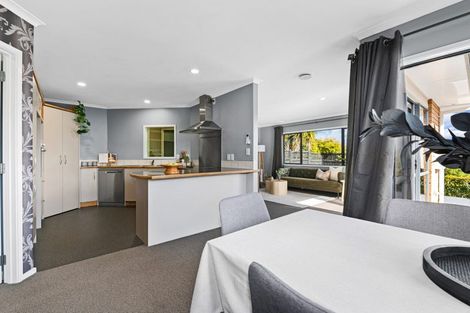 Photo of property in 4 Courtenay Place, Owhata, Rotorua, 3010