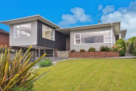 Photo of property in 12 Currey Crescent, Milford, Auckland, 0620