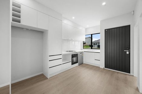 Photo of property in 4 Wild Flower Way, Karaka, Papakura, 2113