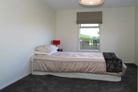 Photo of property in 10 Hollyford Place, Aotea, Porirua, 5024