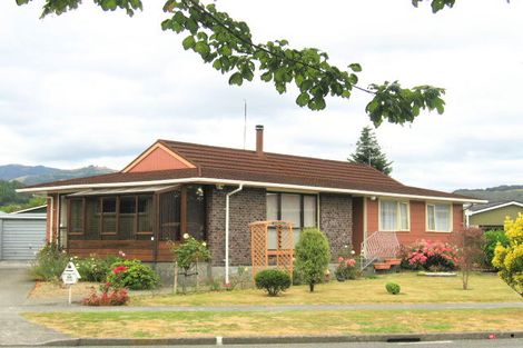 Photo of property in 74 California Drive, Totara Park, Upper Hutt, 5018