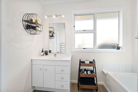 Photo of property in 36 Cutts Road, Russley, Christchurch, 8042