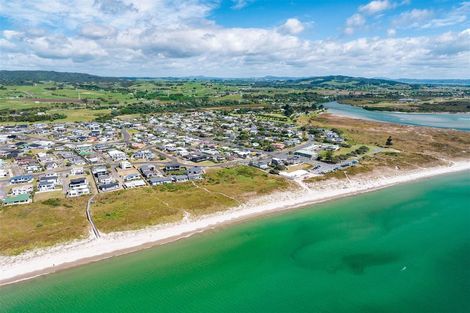 Photo of property in 84 Bream Bay Drive, Ruakaka, 0116