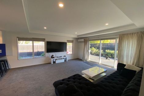 Photo of property in 2/23 Wakelin Place, Redwood, Christchurch, 8051