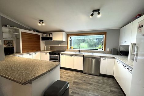 Photo of property in 51 Allan Street, Waiwera South, Clinton, 9584