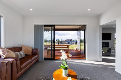 Photo of property in 3 Lealands Lane, Aokautere, Palmerston North, 4471