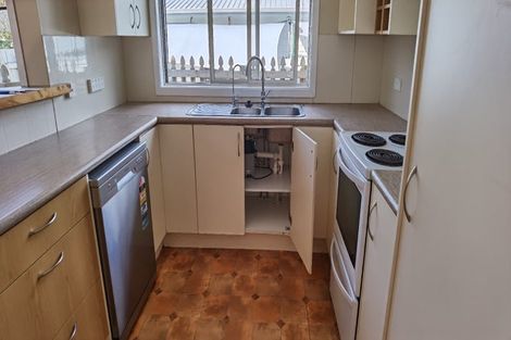 Photo of property in 23 Dale Crescent, Pakuranga, Auckland, 2010