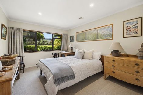 Photo of property in 22 Fairview Terrace, Waipahihi, Taupo, 3330