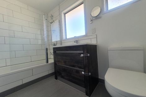 Photo of property in 1/107 Archmillen Avenue, Pakuranga Heights, Auckland, 2010