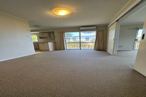 Photo of property in 2/20 Athena Drive, Totara Vale, Auckland, 0629