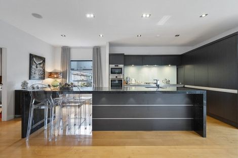 Photo of property in 42 Ruapehu Drive, Fitzherbert, Palmerston North, 4410