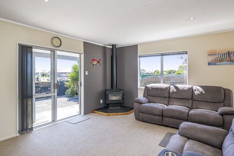 Photo of property in 15 Linwood Drive, Paraparaumu, 5032