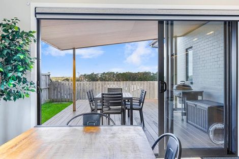 Photo of property in 74 Vinistra Road, Huapai, Kumeu, 0810