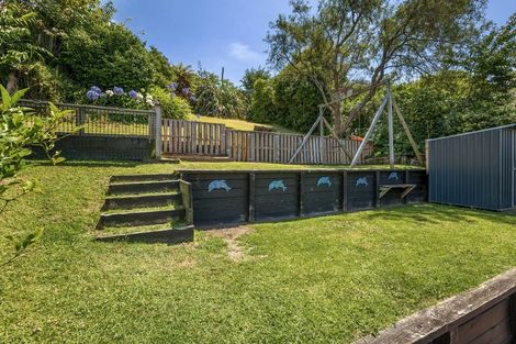 Photo of property in 74 Awanui Street, Merrilands, New Plymouth, 4312