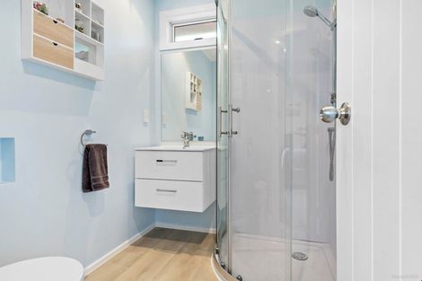 Photo of property in 27a Sandspit Road, Waiuku, 2123