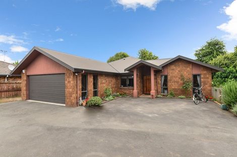 Photo of property in 37 Farringdon Avenue, Rototuna North, Hamilton, 3210