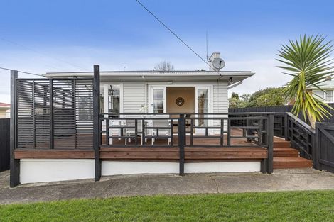 Photo of property in 5 Fairclough Road, Beach Haven, Auckland, 0626