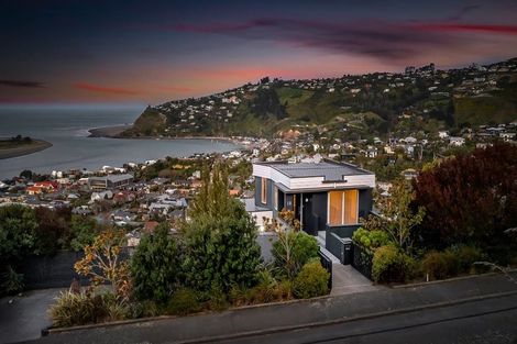 Photo of property in 18 Glendevere Terrace, Redcliffs, Christchurch, 8081