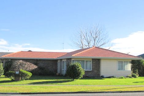 Photo of property in 4 Waiwherowhero Drive, St Andrews, Hamilton, 3200