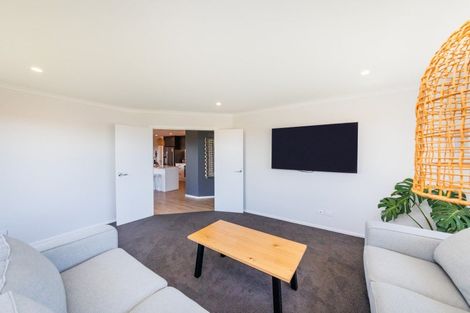 Photo of property in 50 Atlantic Drive, Fitzherbert, Palmerston North, 4410