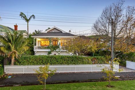 Photo of property in 13 Grahame Street, Devonport, Auckland, 0624