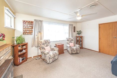 Photo of property in 2 Borlase Place, Aramoho, Whanganui, 4500