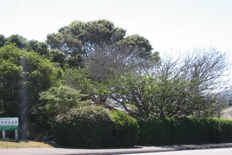 Photo of property in 35a Onewa Road, Northcote, Auckland, 0627