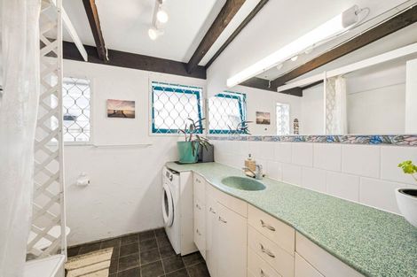 Photo of property in 2/9 Poinsettia Place, Henderson, Auckland, 0610