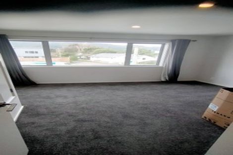 Photo of property in 10 Harena Way, Moera, Lower Hutt, 5010