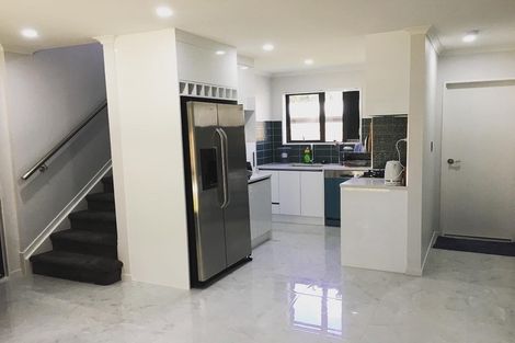 Photo of property in 425d Great South Road, Opaheke, Papakura, 2113