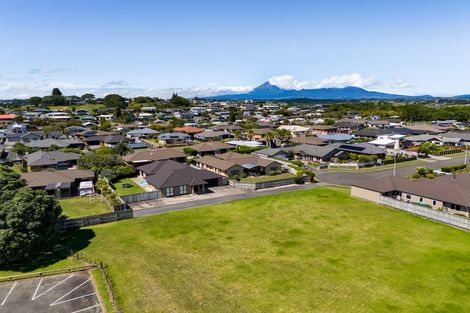 Photo of property in 25 Dolphin Parade, Bell Block, New Plymouth, 4312