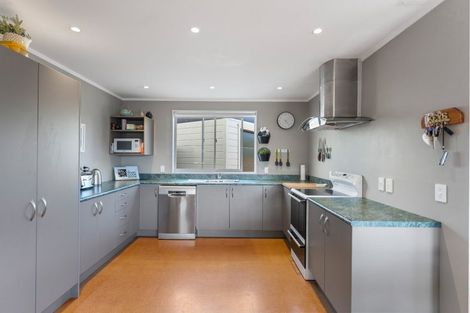 Photo of property in 1 Frances Street, Waikanae Beach, Waikanae, 5036