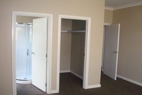 Photo of property in 1 Sandleigh Road, Hamilton Lake, Hamilton, 3204