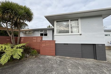 Photo of property in 30 Atkinson Road, Titirangi, Auckland, 0604